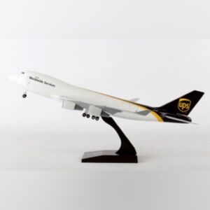BOEING *UPS Cargo Aircraft*  Model Alloy Plane Boeing 747 w/ wheels & stand